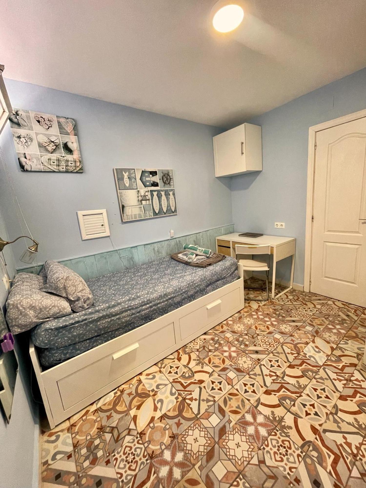 Rosa de los Vientos - Camas en habitaciones compartidas Cádiz Exterior foto