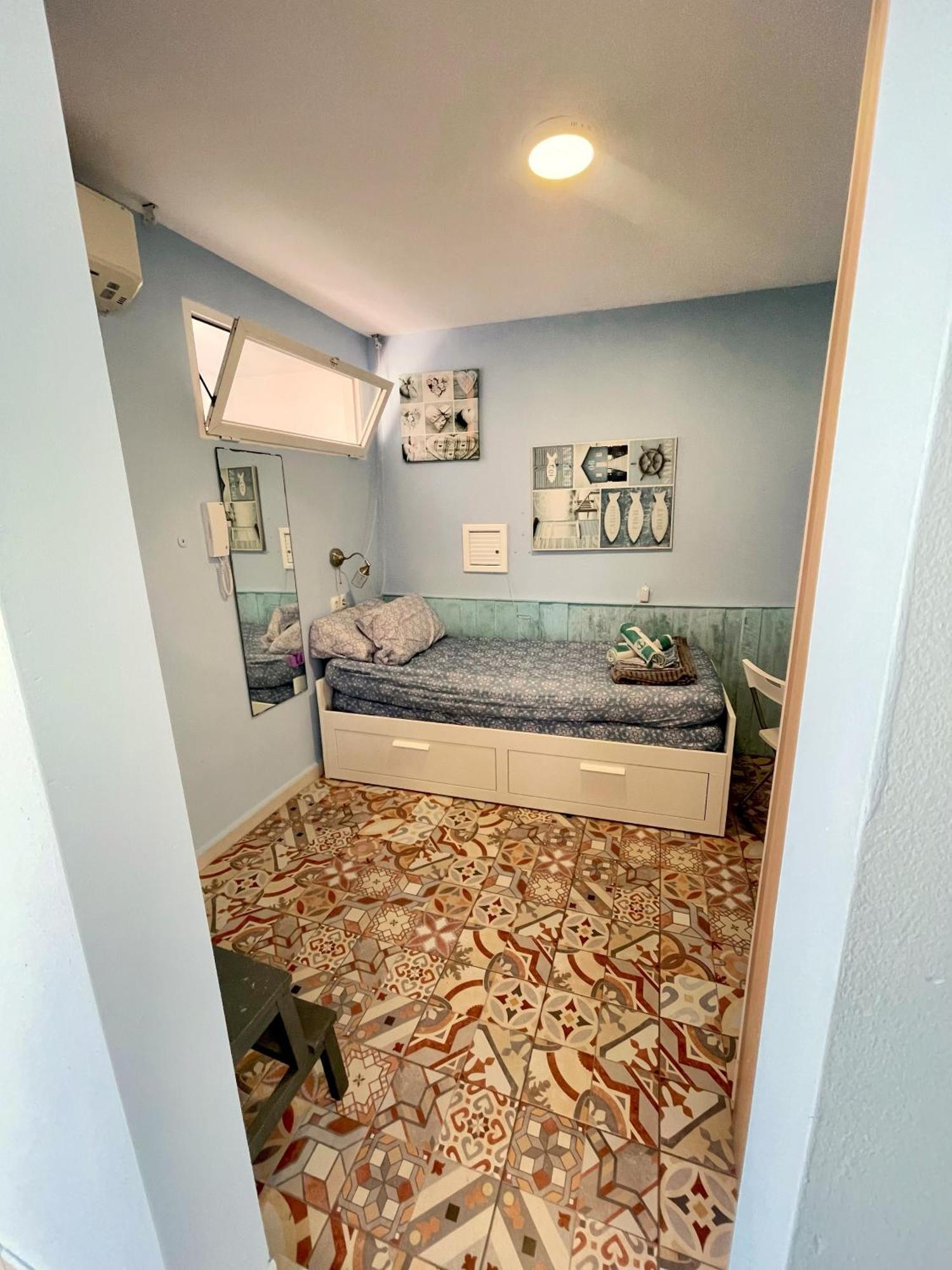 Rosa de los Vientos - Camas en habitaciones compartidas Cádiz Exterior foto