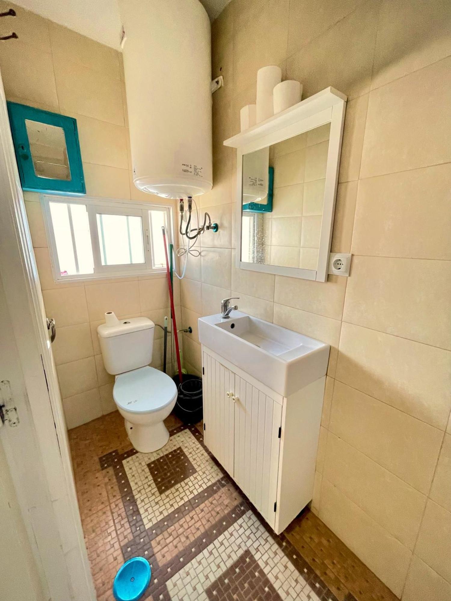 Rosa de los Vientos - Camas en habitaciones compartidas Cádiz Exterior foto
